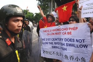 Luật biểu tình : Chế độ cộng sản Việt Nam nhát gan hơn các chế độ dân chủ