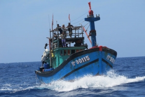 Biển Đông : Gian nan của ngư dân Việt đánh bắt xa bờ