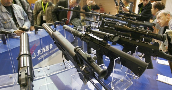 Trung Quốc bán vũ khí cho Châu Á : gậy ông đập lưng ông ?