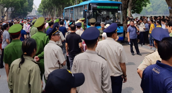 Quản lý môi trường : hễ làm sai thì đổ lỗi cho kẻ xấu và thế lực thù địch