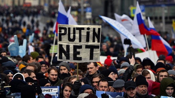 Điểm báo Pháp - Nga đàn áp thô bạo biểu tình ở Moskva