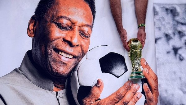 Huyền thoại bóng đá Pelé qua đời ở tuổi 82