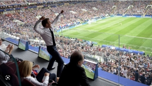 Điểm báo Pháp - Chính trị và bóng đá