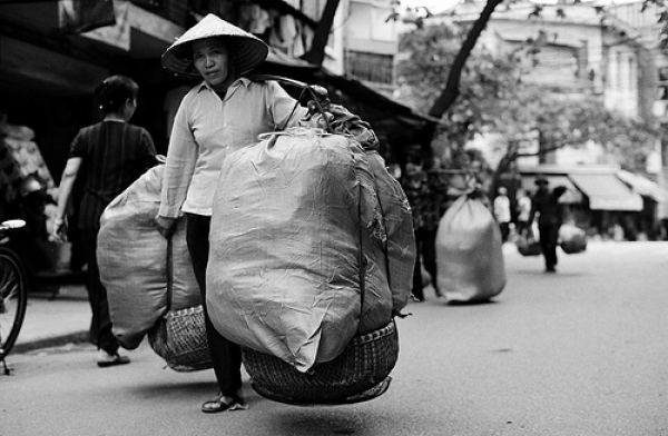 Thêm thuế, tăng thuế : dân hết gánh nổi