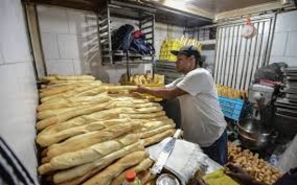 &quot;Cuộc chiến bánh mì&quot; dữ dội ở Venezuela