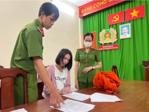 Vụ Ngọc Trinh : Việt Nam không phải là đất sống cho người nổi tiếng