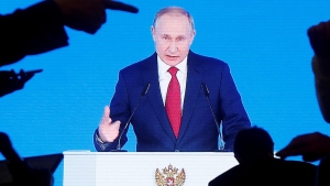 Điểm báo Pháp - Putin sửa soạn rút lui để ngồi lại