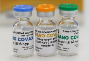 Vaccine : phòng dịch, để khoe thành tích, hay còn gì khác ?