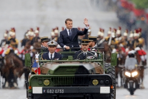 Điểm báo Pháp - Tổng thống Pháp : chiến tranh và hòa bình