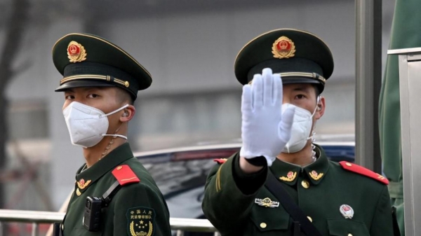 Tạp chí đặc biệt : Trung Quốc cấm ăn mặc phi dân tộc