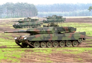 Phương Tây sẽ giao hàng trăm xe tăng hạng nặng cho Ukraine