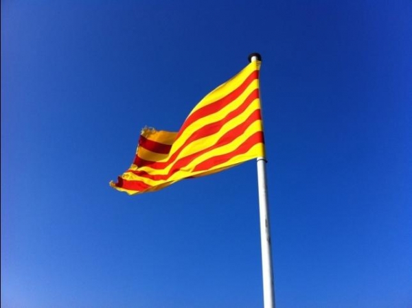 Catalonia và lá cờ vàng bốn sọc đỏ