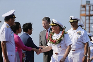 Hàng không mẫu hạm Mỹ cập Đà Nẵng : Vì sao Việt Nam ‘vừa đón vừa run’ ?