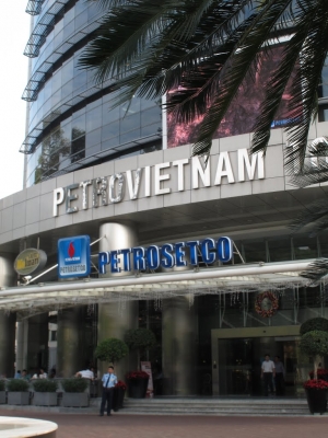 Không phải chính phủ, mà đảng ‘ôm’ Petro Vietnam !