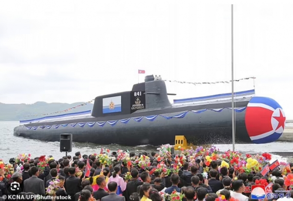 Bắc Triều Tiên hạ thủy &quot;tàu ngầm tấn công hạt nhân chiến thuật&quot; đầu tiên