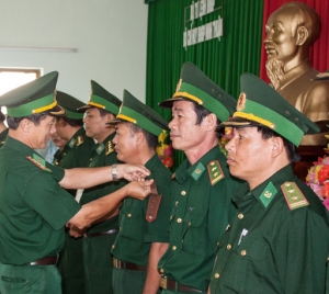 Việt Nam nhiều tướng quân đội và công an nhất thế giới ?