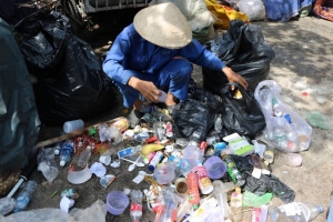 Người thu gom rác thải nhựa có thể góp phần vào giải pháp cho vấn nạn này