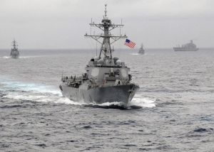 Bắc Kinh bối rối trước tàu chiến Mỹ đi vào vùng &quot;cấm địa&quot; trên Biển Đông