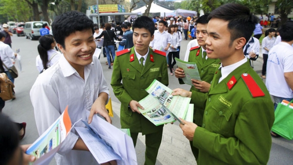 Tinh giảm Bộ công an, tuyển dụng công an địa phương