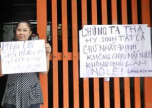Việt Nam : 100 người ký tên vào danh sách bị vi phạm quyền tự do đi lại
