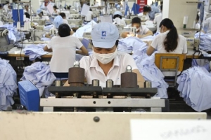 Hàng dệt may Việt Nam vượt quota ưu đãi vào Liên Minh Kinh Tế Á-Âu : có đáng lo ?