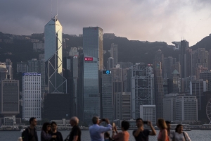 Tình hình Hồng Kông tạm lắng nhưng chưa yên