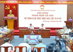 Phản biện chính trị ở Việt Nam chỉ có một con đường !