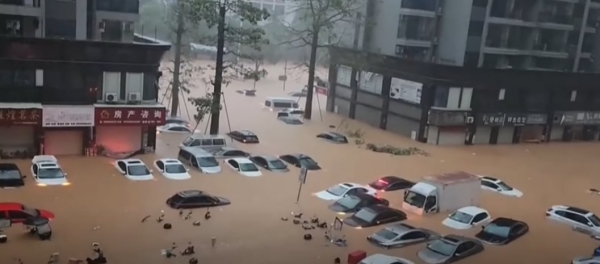 Đông bắc Trung Quốc chìm dưới nước lũ sau Bão Doksuri
