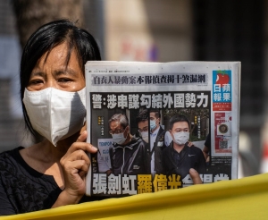 Điểm báo Pháp - Bức màn sắt trùm xuống báo chí Hồng Kông