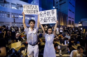 Nhìn Hồng Kông rồi khóc cho Việt Nam
