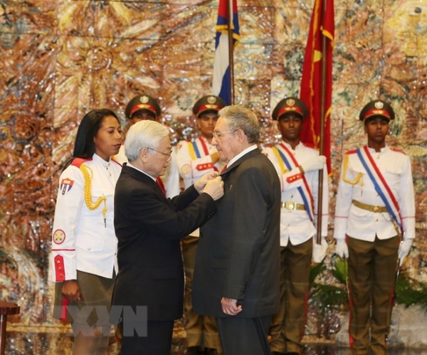 Kinh tế thị trường : Tổng bí thư Nguyễn Phú Trọng lên lớp Raul Castro