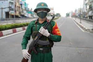 Dao hai lưỡi : An ninh hóa việc chống dịch Covid ở Việt Nam