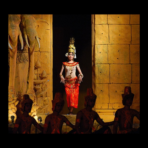 Apsara Champa là hình tượng điêu khắc theo không gian ba chiều có bộ đồng phục rất kín đáo
