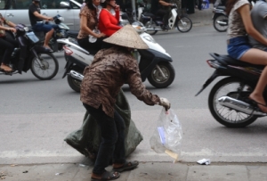 Thời sự Việt Nam : thu nhập vẫn còn thấp, phát triển du lịch
