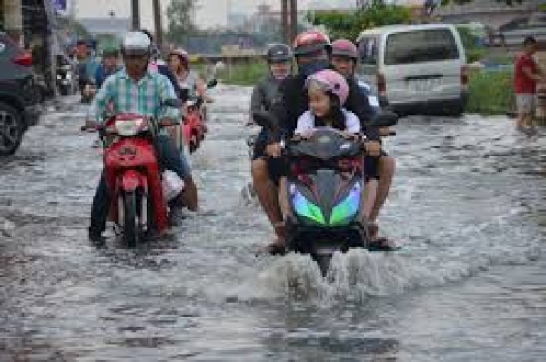 Hối lộ ở bộ xây dựng  Sài Gòn ngập nước, cường quốc an ninh mạng, nước mắt trước tòa