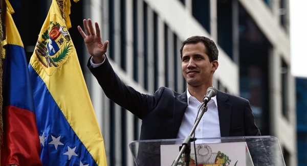 Điểm báo Pháp - Hậu trường thăng tiến của Juan Guaido