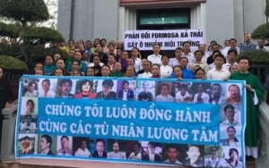Hà Nội sợ mất quyền, 239 tù nhân lương tâm bị giam, tiền phạt giao thông