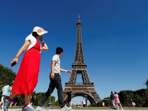 Vì sao du khách Trung Quốc vẫn vắng bóng ở Pháp ?