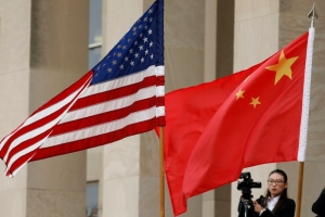 Hoa Kỳ hay Trung Quốc, Việt Nam bối rối giữa hai mô hình hợp tác