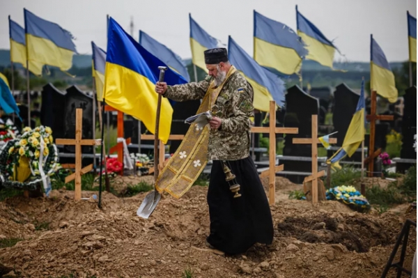 Điểm báo Pháp - Chiến tranh Ukraine trở thành &quot;lâu dài&quot;