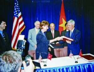 23 năm Mỹ dỡ bỏ cấm vận kinh tế Việt Nam