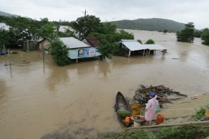 Lũ lụt giữa hè : Trời hành dân tộc Việt Nam ?