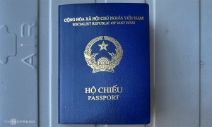 Hộ chiếu mới của Việt Nam gây tranh cãi tại Châu Âu
