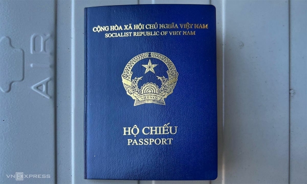 Hộ chiếu mới của Việt Nam gây tranh cãi tại Châu Âu