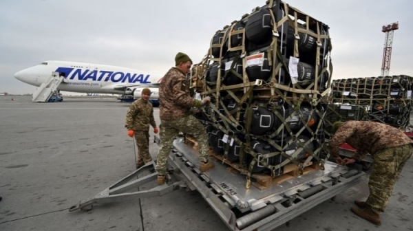 Điểm báo Pháp - Viện trợ quân sự Mỹ cho Ukraine tăng vọt