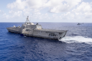 Cam Ranh : điểm hẹn của tàu chiến quốc tế trên Biển Đông