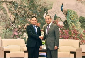 Việt Nam bỗng nhiên gắn bó chặt chẽ với Trung Quốc