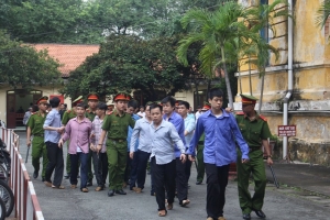 Nguyễn Văn Đức Độ kiên cường, quyền biểu tình ôn hòa, tù chính trị bị dọa