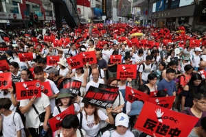Dân Hồng Kông tiếp tục xuống đường đòi hủy bỏ dự luật dẫn độ