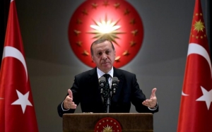 Tayyip Erdogan muốn là ngựa chứng trong NATO nhưng bị mất lòng dân